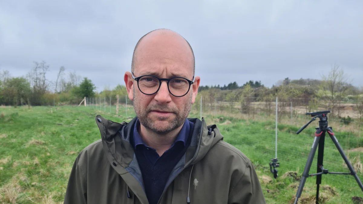 Fødevareminister Rasmus Prehn (S) glædede sig over, at man var kommet i gang med at fjerne mink fra graven ved Nørre Felding. 