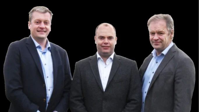 Formændene for Lemvigegnens Landboforening, Landboforeningen Limfjord og Landbo Thy, Morten Agger, Lars Kristensen og Leif Gravesen, appellerer medlemmerne til at stemme for en fusion af de tre foreninger til en fælles forening. Foto: Foreningerne bag Fjordland