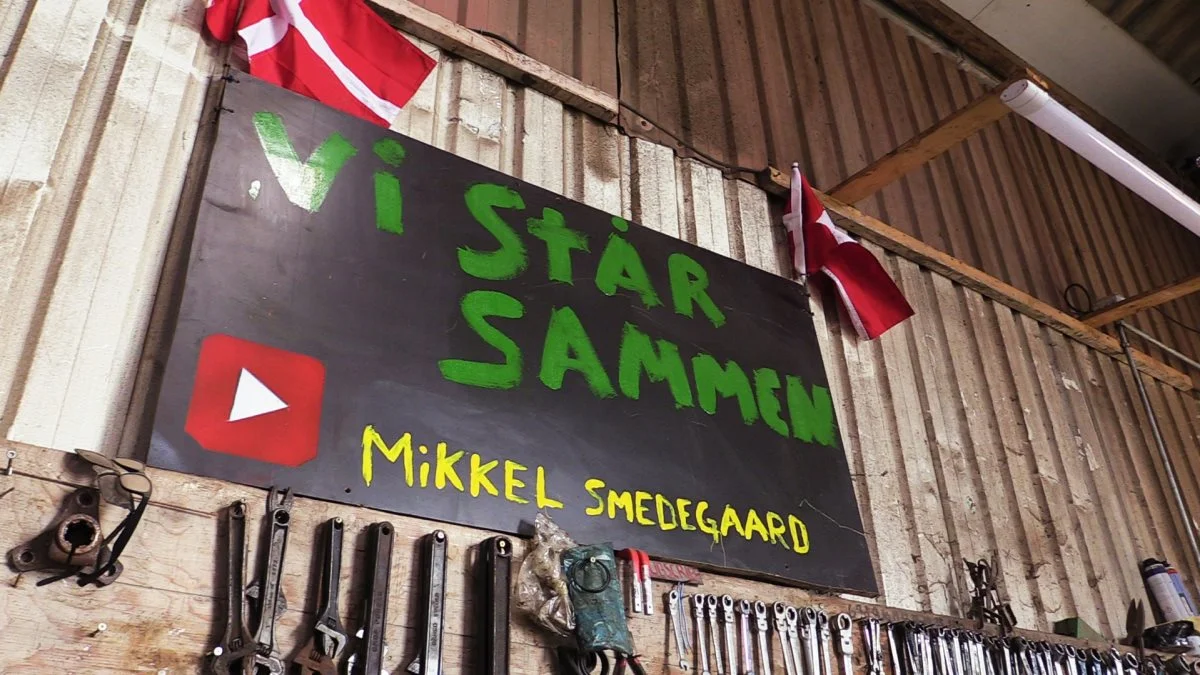 Mikkel Smedegaards videoer har ofte over 25.000 visninger på Youtube, og man kan følge ham aktivt derinde ved at søge hans navn frem. Én af højdespringerne var dog en video fra den store minkdemonstration i København i november, som blev set over 43.000 gange.