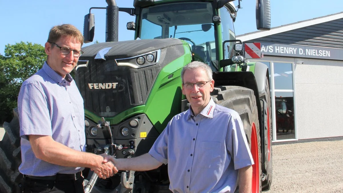 Jan Garder (TBS) og Lars D. Nielsen fra AS Henry D. Nielsen er begge glade for at Fendt i området nu kommer med i det Fendt kompetencecenter, TBS opbygger med base i Starup.