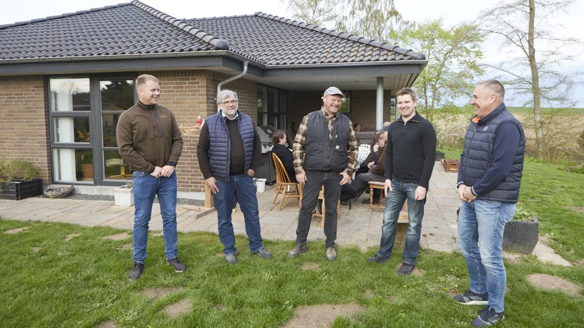Bestyrelsen i den »nye« Foreningen Fynshalm er godt tilfreds med opbakningen, men håber at endnu flere fynske halmleverandører melder sig ind. Fra venstre ses næstformanden og formanden, henholdsvis Christopher Jensen og Henning Jørgensen, Jesper Skøtt, Arne van der Veen og Morten Andersen. Fotos: Erik Hansen