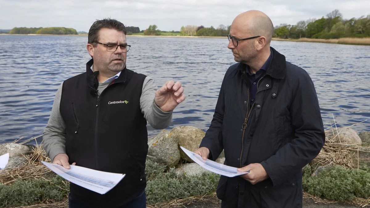 Besøget på Fyn i mandags blev indledt ved Holckenhavn Fjord, hvor Torben Povlsen fortalte fødevareminister Rasmus Prehn om den forbedrede tilstand i Holckenhavn Fjord.  