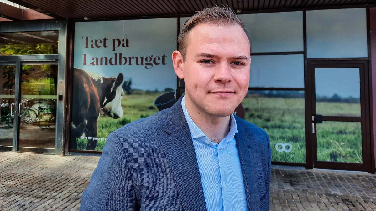 28-årige seniorkonsulent i Landbrug & Fødevarers public affairs, Chris Borup Preuss, har igennem snart tre år kæmpet for at få de bedste vilkår for danske landmænd og fødevareproducenter. Fotos: Victor Juul Grønbæk