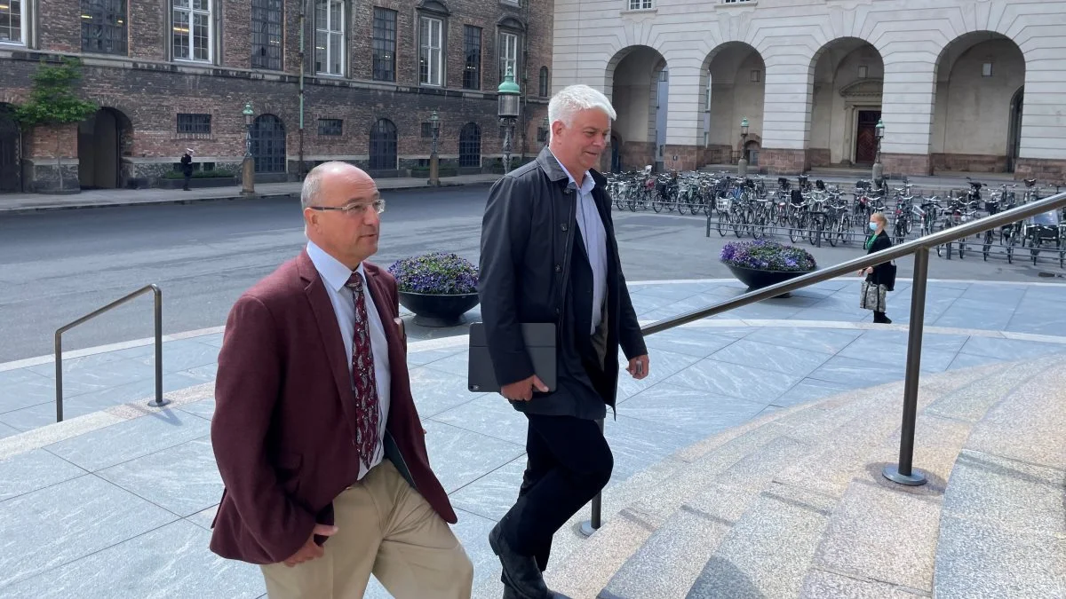 Professor João G. Ferreira og viceformand i L&F, Thor Gunnar Kofoed, var onsdag på vej ind på Christiansborg for at præsentere en ny analyse om danske kvælstofmål. 