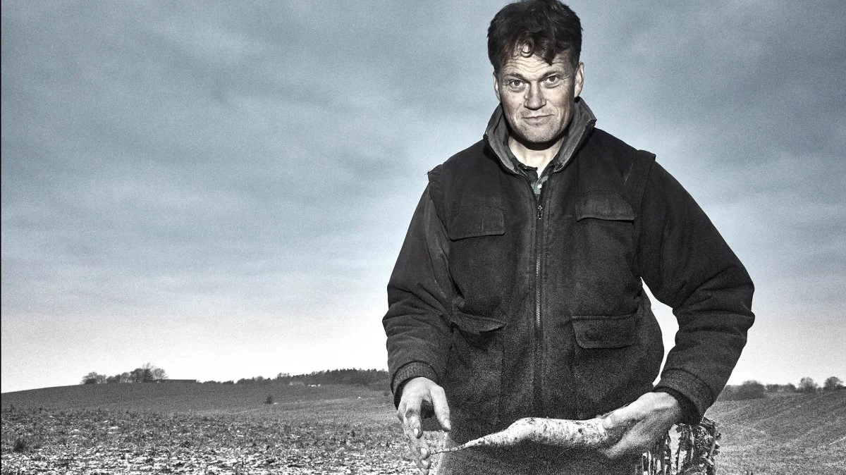 - Vi er som pløjefri landmænd en vigtig del af ønsket om en grøn omstilling af landbruget med fokus på klima og biodiversitet, siger Kaare D. Larsen, mælkeproducent og medlem af bestyrelsen i Foreningen for Reduceret jordbearbejdning i DanmarK (FRDK).
