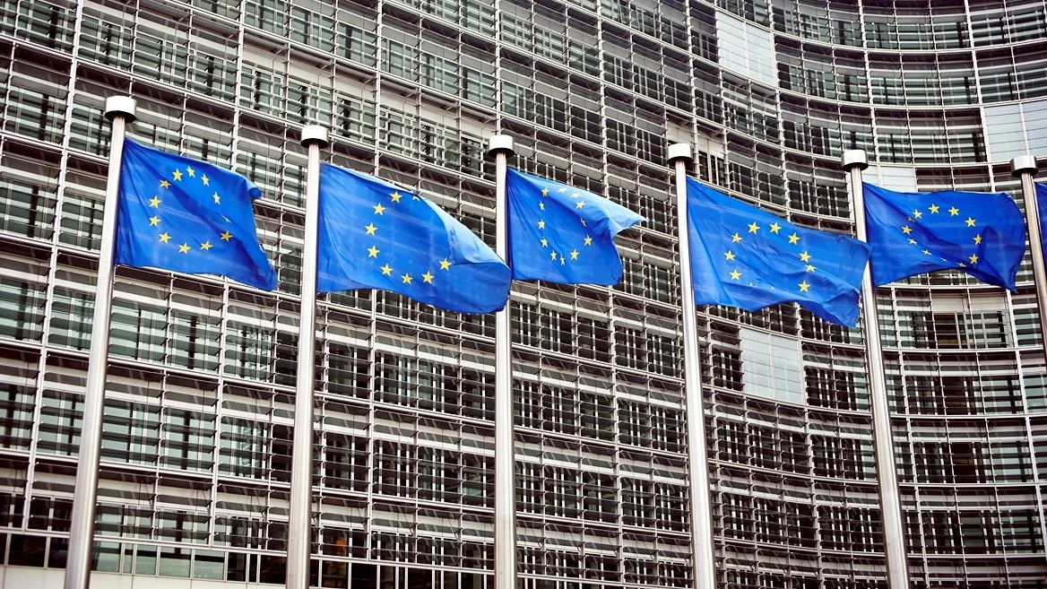 Fredag måtte forhandlerne fra Rådet af ministre og Europa-Parlament foreløbig opgive at enes om et kompromis i de såkaldte trilogforhandlinger, 