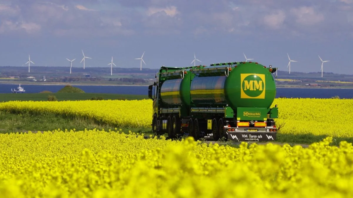 Virksomhedens velkendte lastbiler. Foto: Mollerup Mølle
