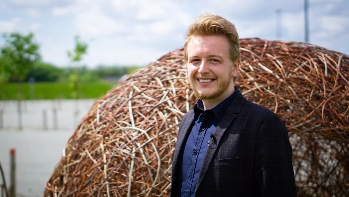 - Jeg tror også på, at vi kan skabe et system, hvor det kan betale sig, at offentlig transport bliver gratis, fortæller Simon Nyborg Jensen, da han snakker om sine politiske mærkesager.