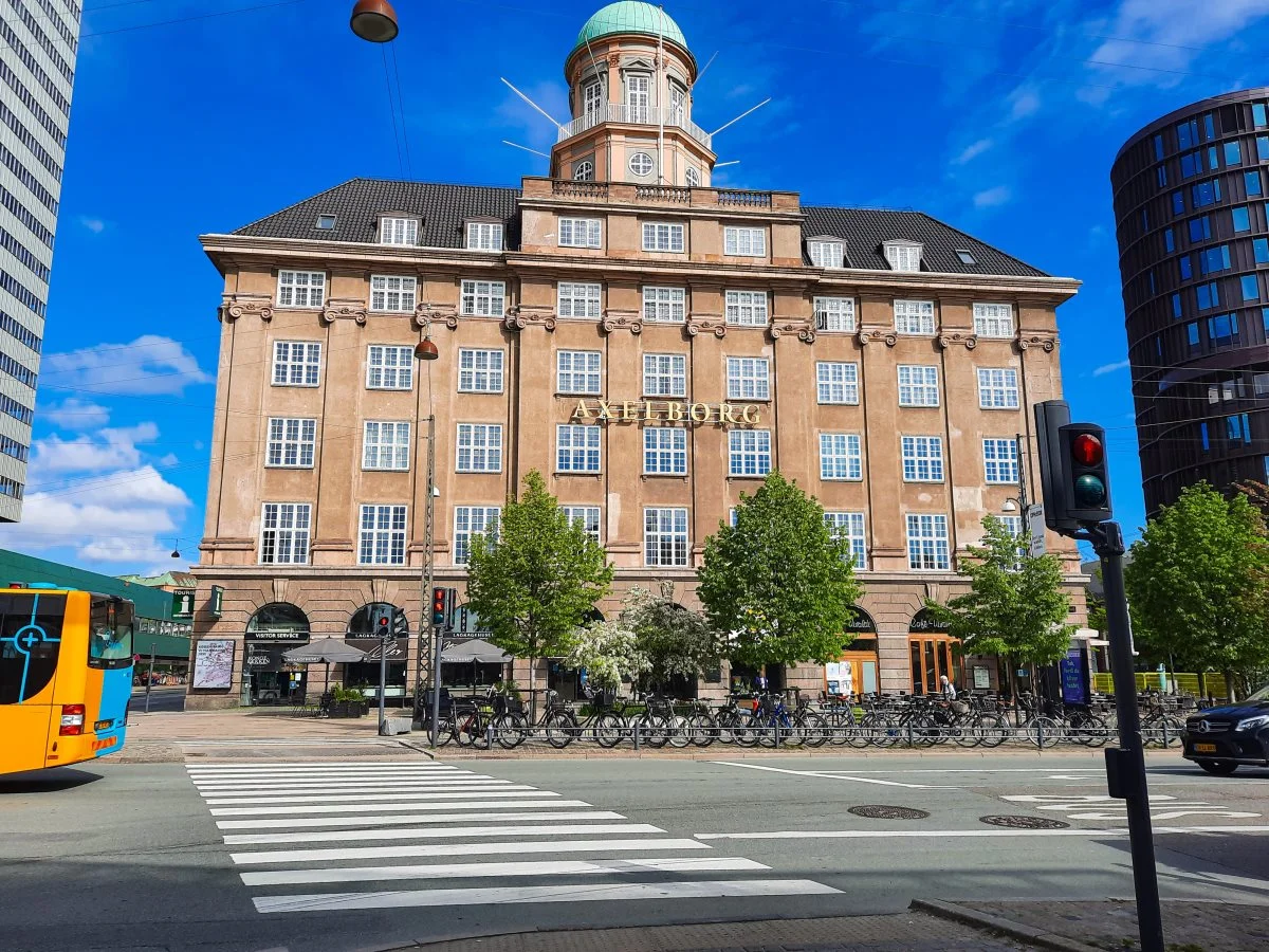 Axelborg midt i København udgjorde den fysiske ramme for den virtuelle generalforsamling, der blev fulgt af omkring 50 medlemmer længere sydpå.
