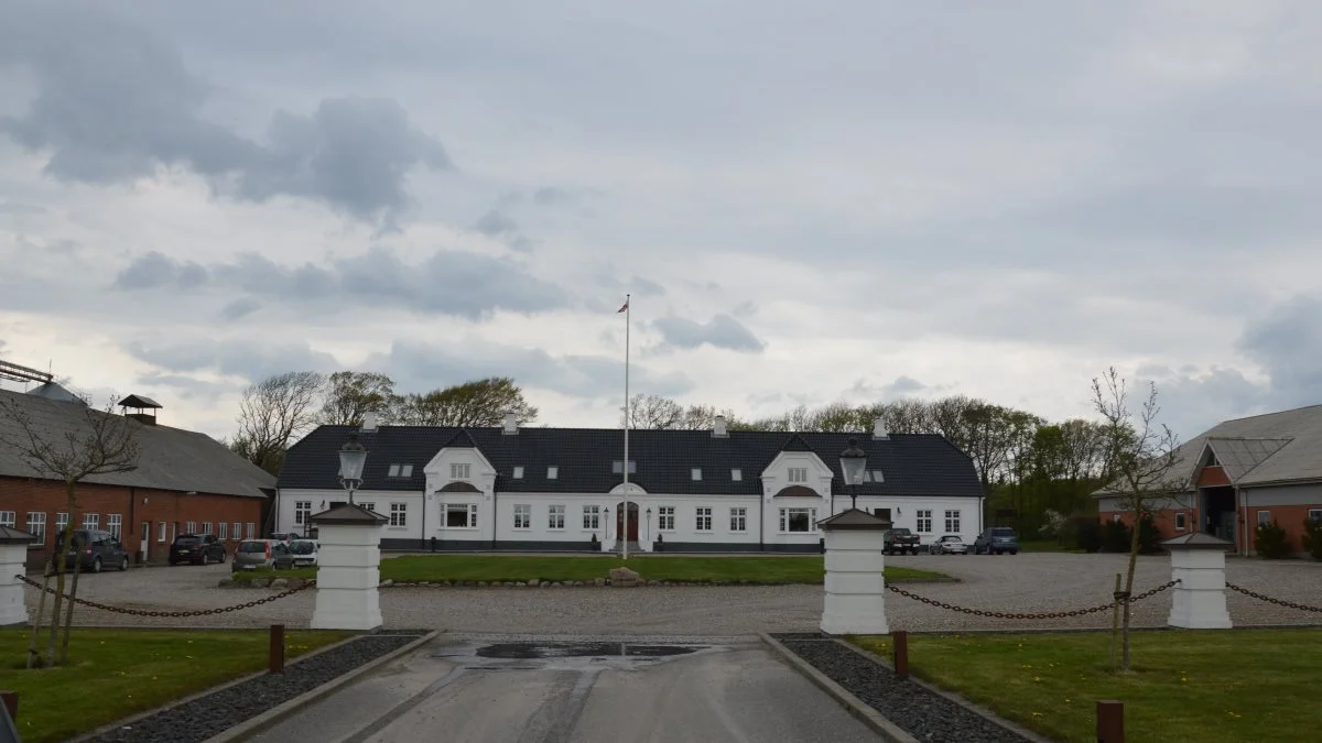Det er meningen, at det er Malthe Bach Laursen, der ud af søskendeflokken på fire, skal være fjerde generation på Lundgård, efter Per Bach Laursen der arbejder fuldtid uden for bedriften.

