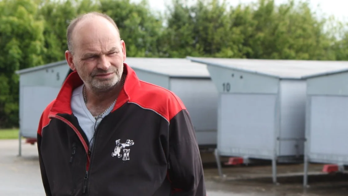 Hos Simon Berends klarer man både de 940 køer og 670 hektar selv.