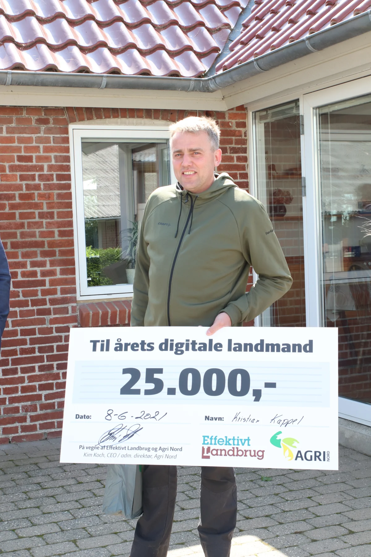 - Kristian er en landmand, der forstår at omsætte teori til praksis og få værdi ud af de nye teknologiske muligheder, lyder en af grundene til, at Kristian Kappel vandt konkurrencen.
