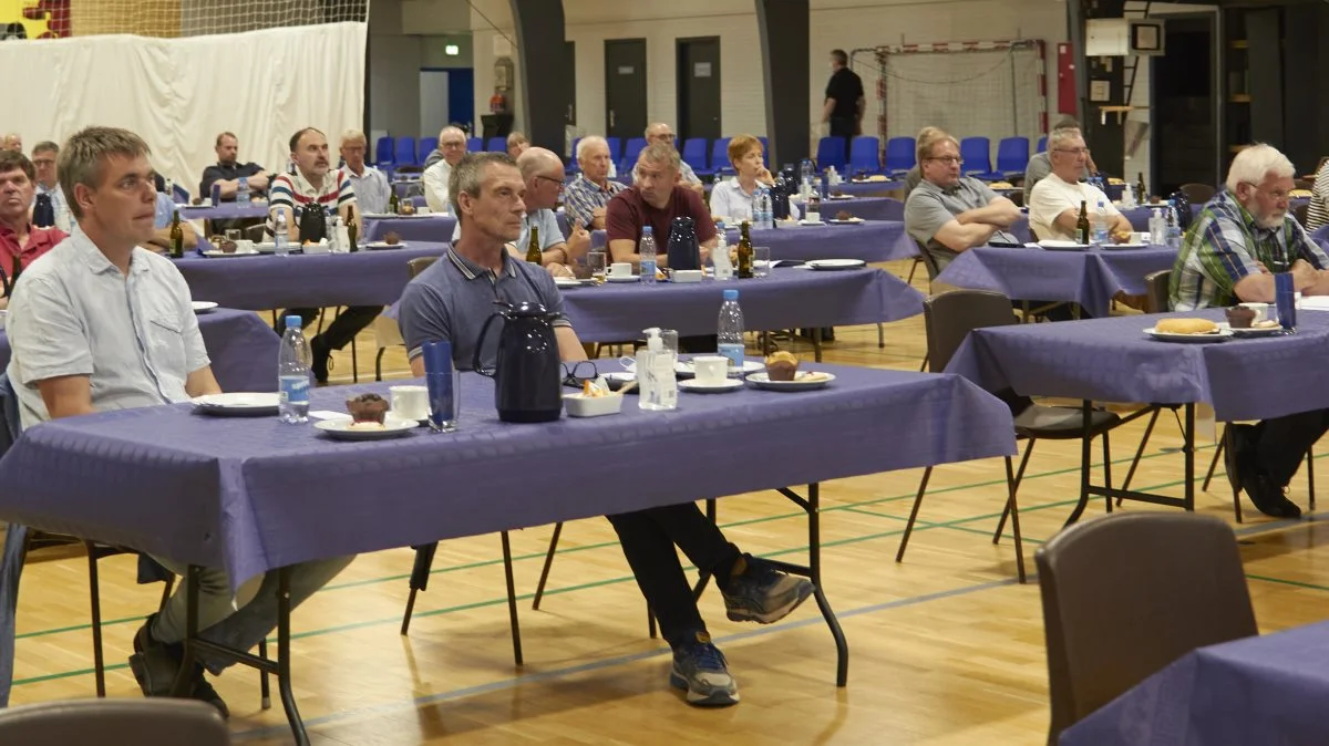 - Lad mig bare med det samme slå fast, at det bliver meget, meget dyrt, for ikke at sige umuligt, at håndtere 300.000 hektar ekstra efterafgrøder, lød det fra formanden til forsamlingen.