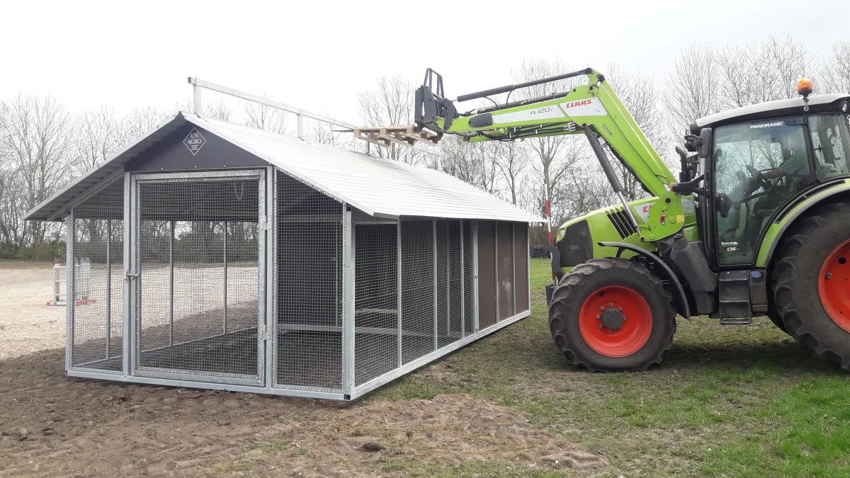 CN Agro er klar med et nyt produkt. Et hønsehus med voliere. Foto: CN Agro
