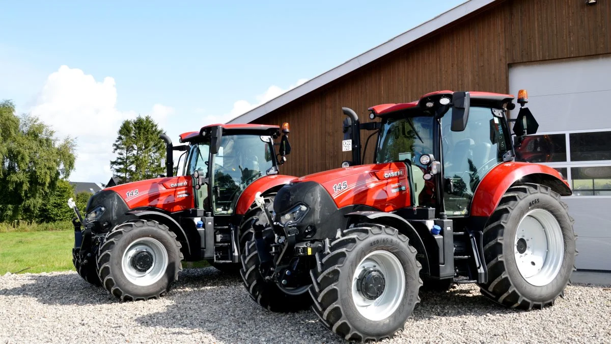 Man er ilde stedt, hvis maskinparken ikke er tip-top i orden, især om sommeren. Det er medvirkende til, at Kurt Andreasen hos Bjarneagergårds Traktorservice har rigeligt at se til for tiden, blandt andet med Case IH-traktorer. Foto: Camilla Bønløkke