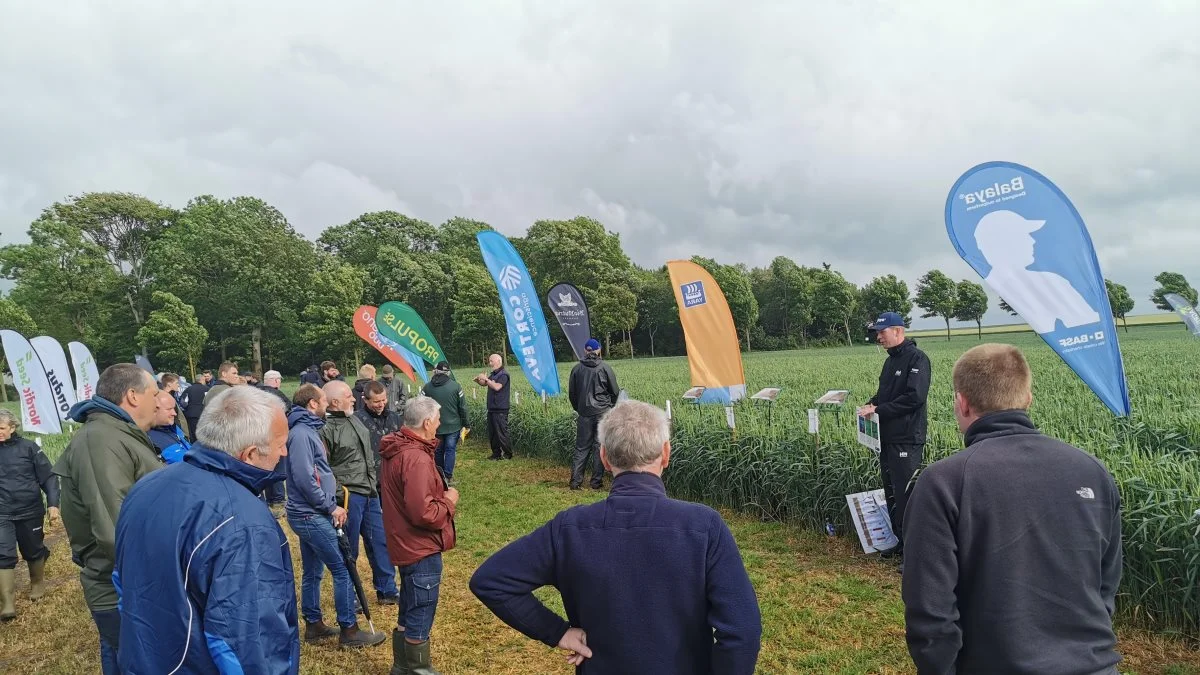 Hold efter hold blev sendt i marken for at høre det sidste nye indenfor planteværn og plante-forædling, under Agri Farm Day i mandags.