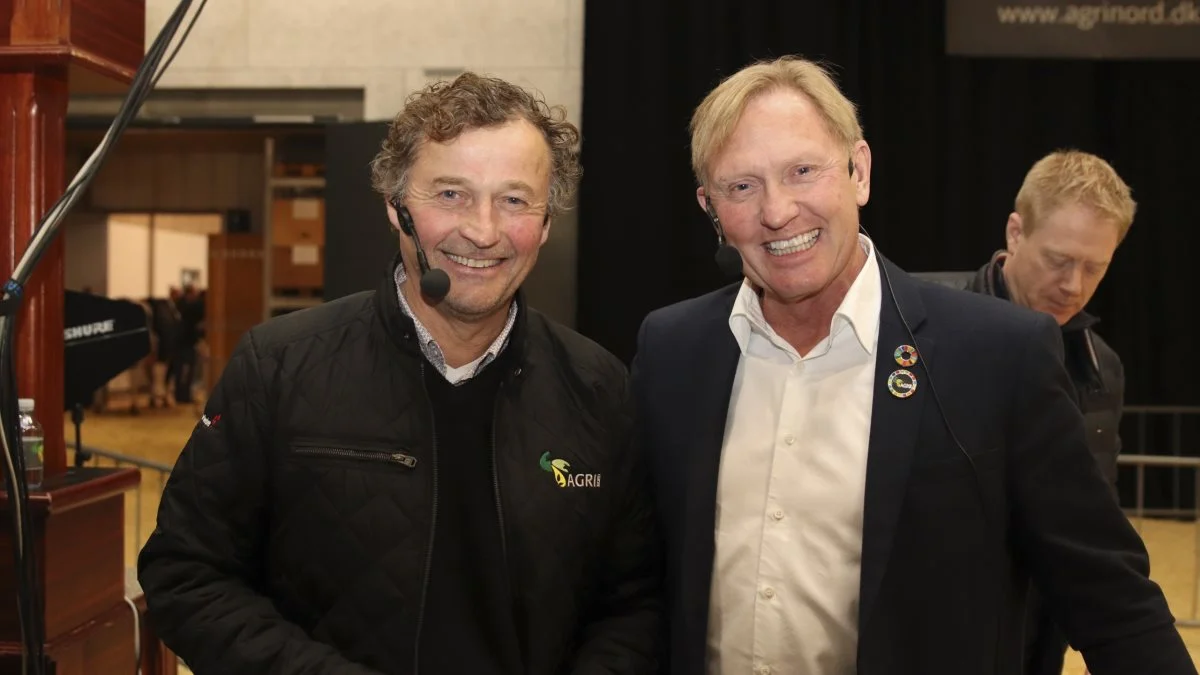 Formanden for Agri Nord, Carl Christian Pedersen, (t.v.) og borgmester i Vesthimmerlands Kommune, Per Bach Laursen (V), glæder sig over, at kommunen er gået med i to større naturprojekter, der samtidig skal tage hensyn til den animalske produktion i det åbne land.