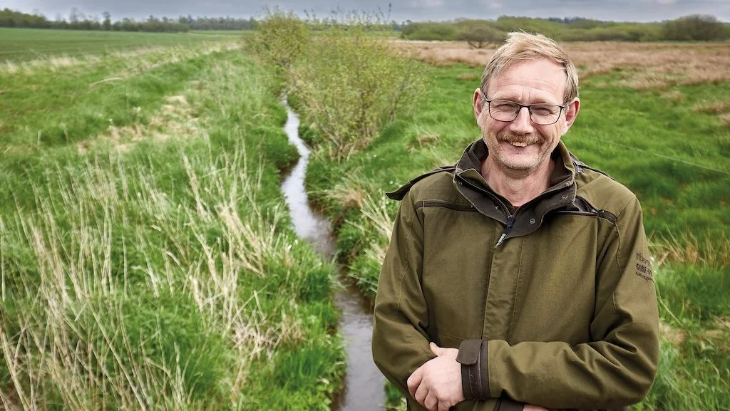 - Et lavbundsprojekt er interessant for mig, fordi jeg forbereder mig på om nogle år at sælge. Mere natur gør ejendommen salgsklar som naturejendom, lyder det fra Egon Høgedal. Foto: Torben Worsøe