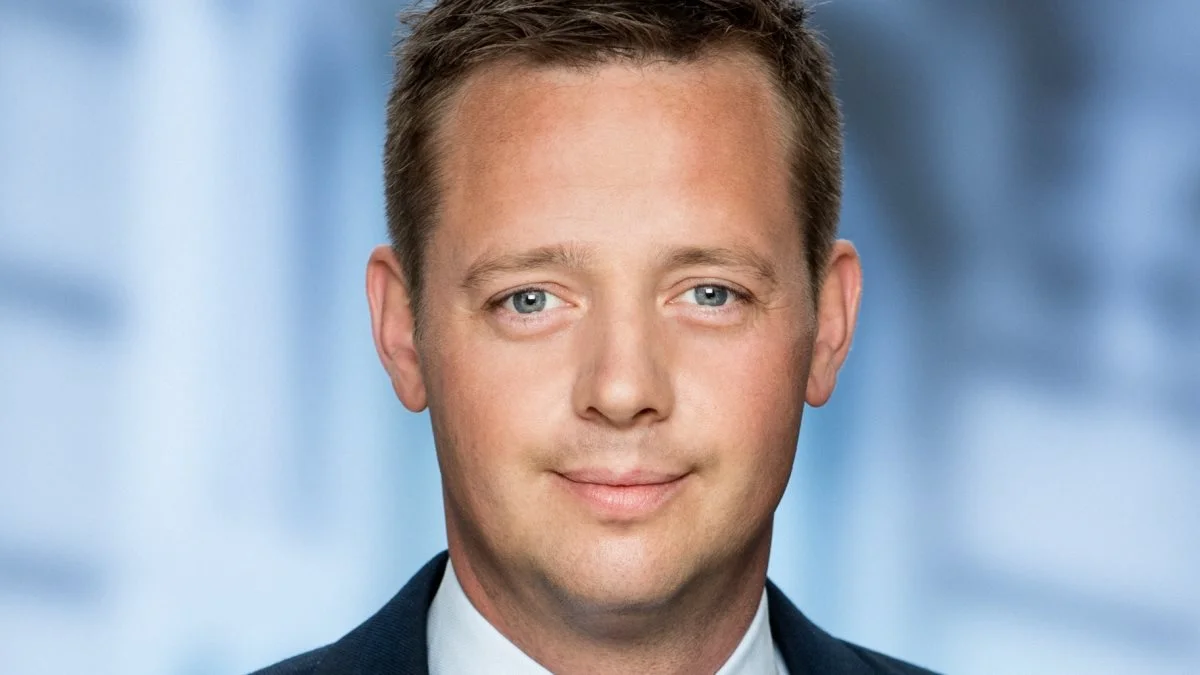 - Når jeg hører de mange kritikere, så kan jeg ikke konkludere andet, end at forskningen er fuldstændig ubrugelig. Jeg mener dog, at man ikke bør pege fingre ad SSI. Derimod bør man pege fingre ad dem der gav dem opdraget, så de blev nødt til at sige, at der var en øget risiko - Nemlig regeringen., siger Thomas Danielsen (V)