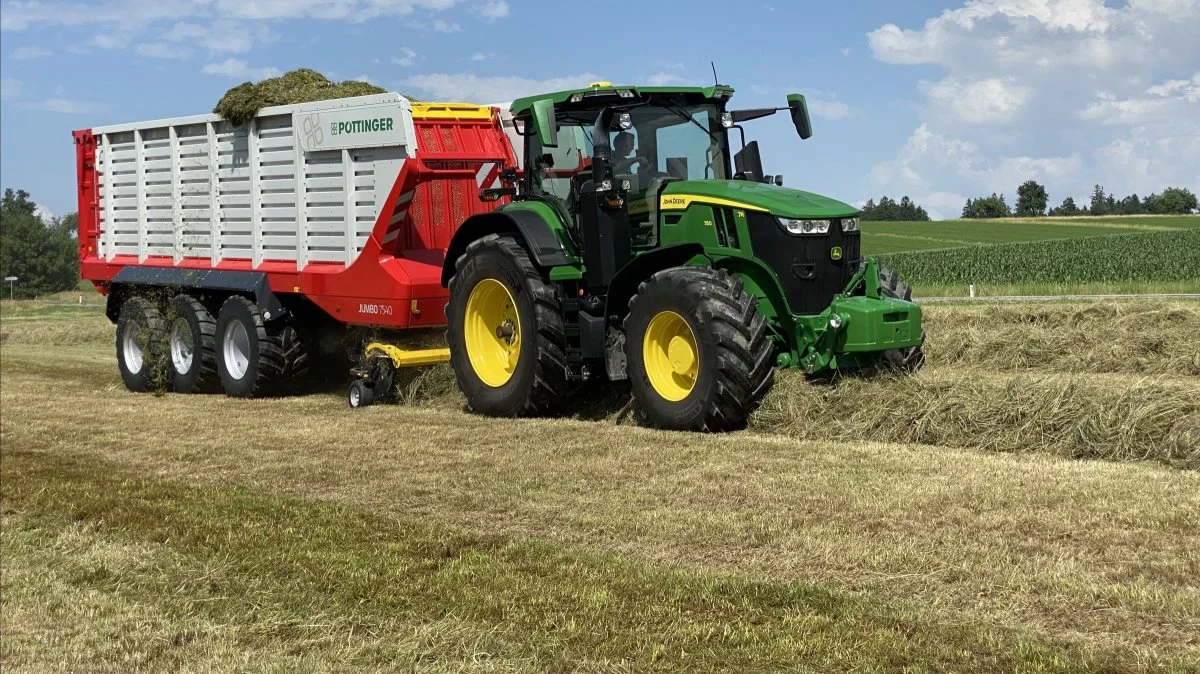 Pöttinger lancerede torsdag tre nye Jumbo-snittere, der er designet til traktorer fra 200 til 500 hk, hvor model 7540 udgør flagskibsmodellen i den nye 7000-serie og er den første snittervogn, som har samme kapacitet som de selvkørende snittere. Foto: Per Jørgensen