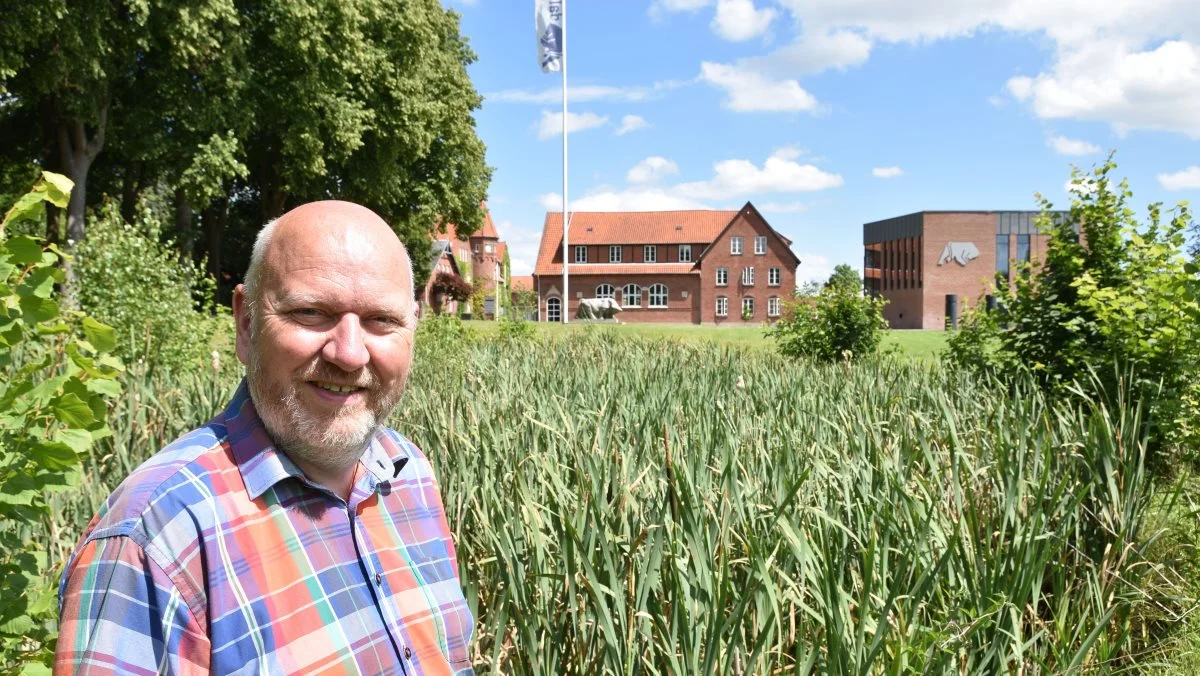 - Bæredygtighed er ikke noget nyt fænomen på Dalum Landbrugsskole, men nu sætter vi turbo på den grønne udvikling og får trimmet skolen, så alle aktiviteter peger i en endnu mere bære-dygtig retning, siger forstander Jens Munk Kruse.