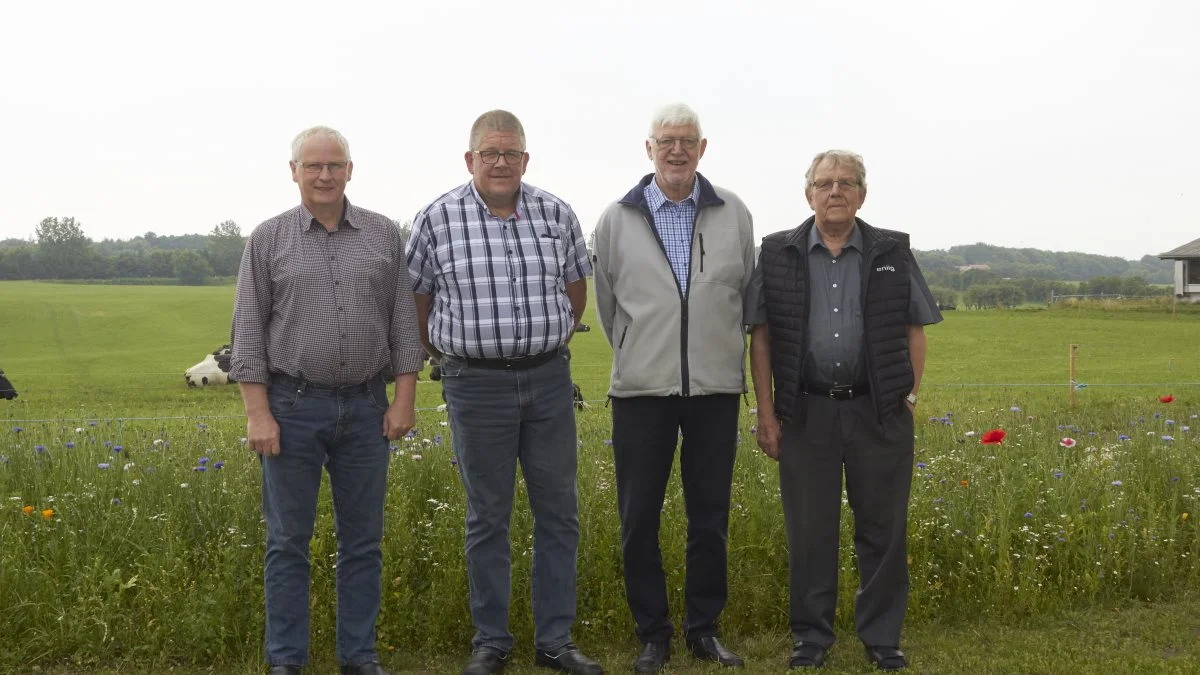 Fra venstre ses seneste formand for Nibeegnens Kontrolforening, Anders Langdahl, seneste kontrolassistent Henrik Nielsen, forhenværende kontrolassistent Hans Christian Skjødt og tidligere formand Karl Simensen. Fotos: Tenna Bang