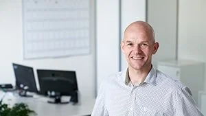 - Med den nye platform oplever jeg, at vi kan få hjælp til at komme i mål med de dokumenter, som vi skal have styr på. Vi får derved lettet den arbejdsbyrde, som dokumenthåndtering i Danish Produktstandard kan skabe, påpeger Allan V. Pedersen, der udover at have svineproduktion i Give også er næstformand i Landbrug & Fødevarer Svineproduktion. Foto: Seges 

