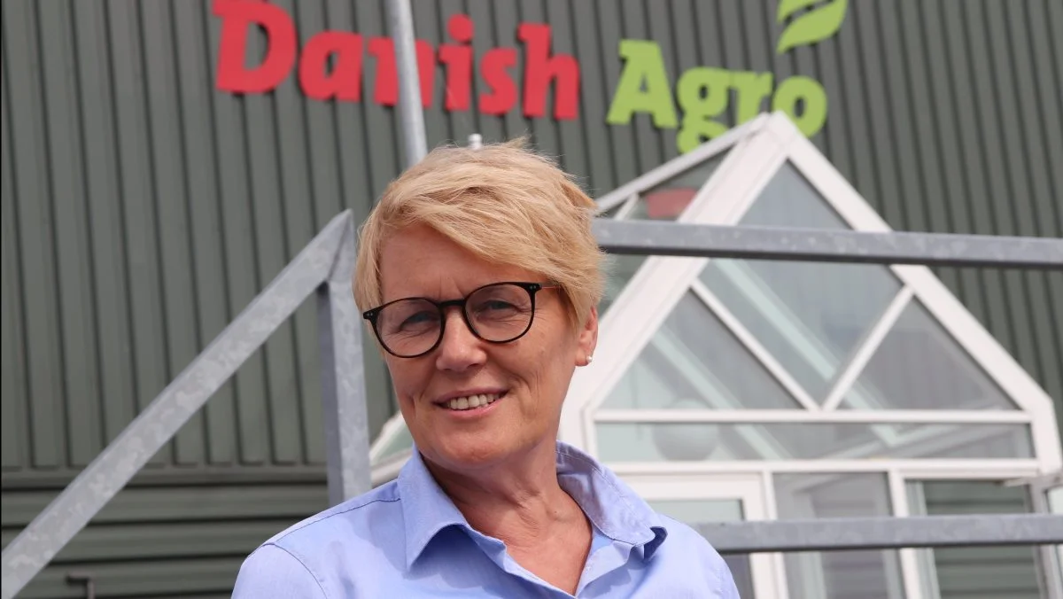 - Med det varme vejr nu og i de kommende dage rykker hele høsten en lille uges tid frem i forhold til vores hidtidige forventning, vurderer markedschef Sie Bencard fra Danish Agros afdeling på havnen i Nykøbing Falster. Fotos: Jørgen P. Jensen
