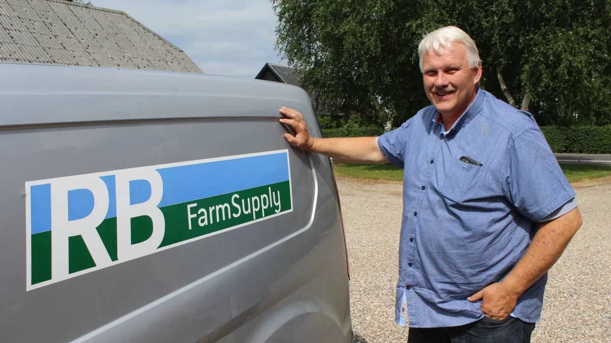 Ron Bon er foruden fåreavler og lokalformand for Sydvestjyske Fåreavlere – også indehaver af virksomheden RB FarmSupply, der også har en stand på Ribe Dyrskue. Foto: John Ankersen