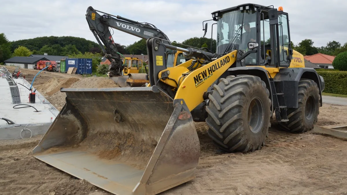 Den 17 tons gummiged med lang arm og dermed en løftehøjde på 4,37 meter, har 205 HK, ZF powershift-transmission, joystickstyring, Volvo hurtigskift og med centralsmøring som standardudstyr.