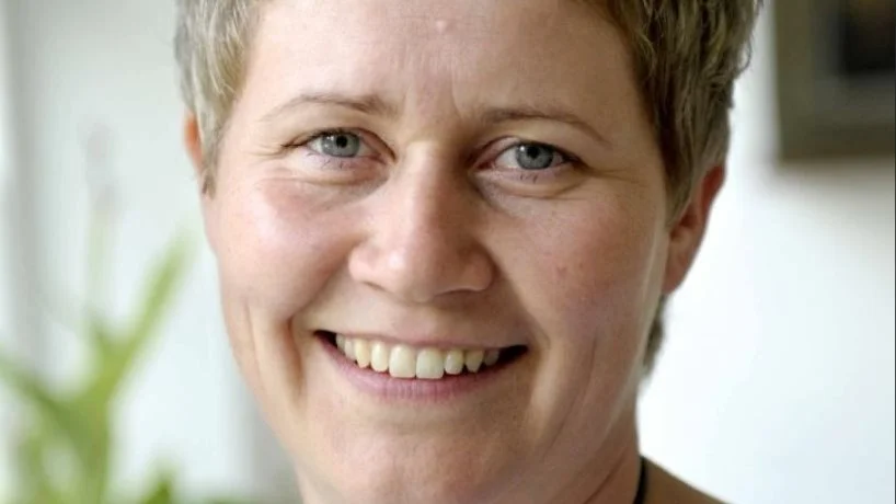 Lisbeth Hommelhoff, sekretariatschef i SamMark, råber vagt i gevær i forhold til stigende kontrolgebyrer og dansk overimplementering af regler fra EU. 