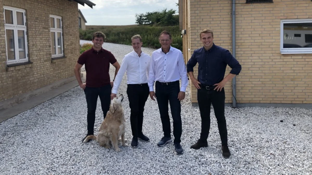 Venstres landbrugs- og fødevareordfører, Erling Bonnesen mødtes med LU hos Jonas Ellitsgaard Jensen i Hjørring. Fra venstre mod højre: Asmus Klith Forum, Jonas Ellitsgaard Jensen, Erling Bonnesen, Niels Skovgaard. Foto: LandboUngdom