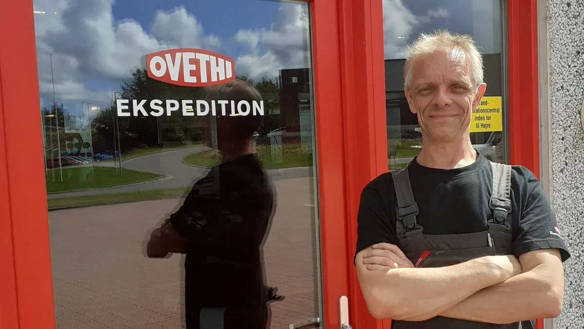 Bernd Greszek har i alt været hos Ovethi - Dansk Dæk Service, i mere end ti år. Nu er han forfremmet til ny afdelingsleder hos selskabets Varde-afdeling.