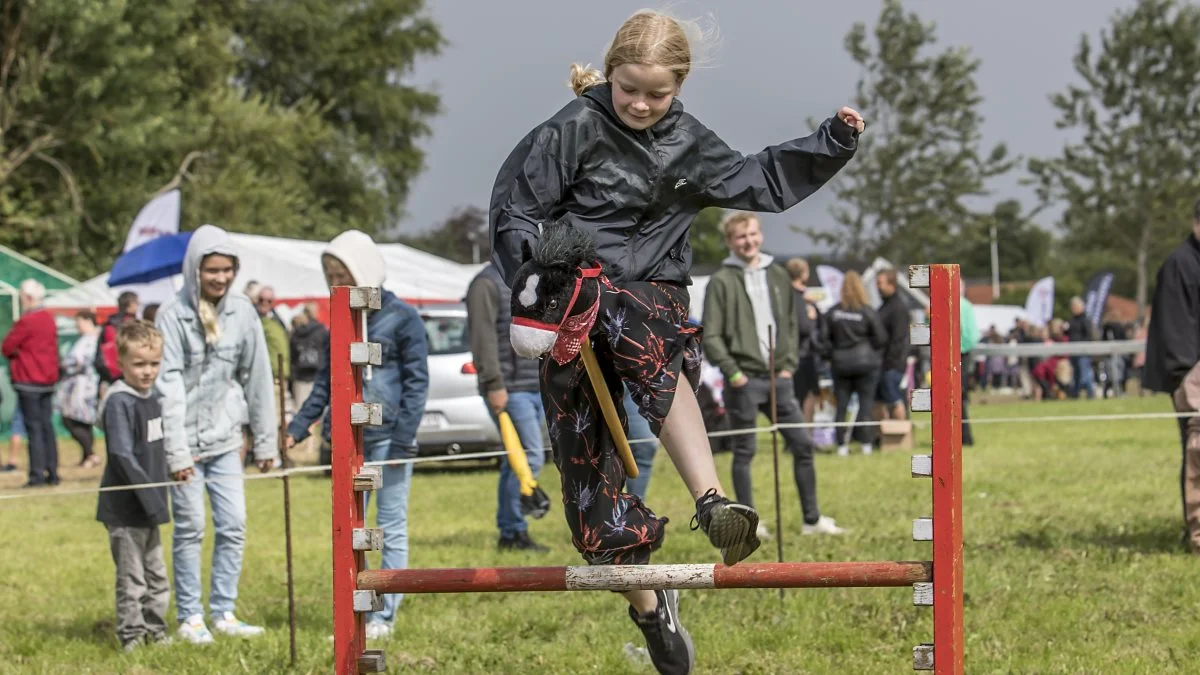 Udover traditionelt dyrskue var der også både kæphest og havetraktor-squaredance på programmet i Aulum.