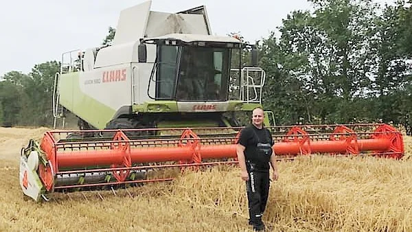 - Jeg er ovenud tilfreds med de udbytter, vi har – set ud fra såtidspunkter og vejrforhold i vækståret, fastslår Aksel Duedahl fra Agerskov.