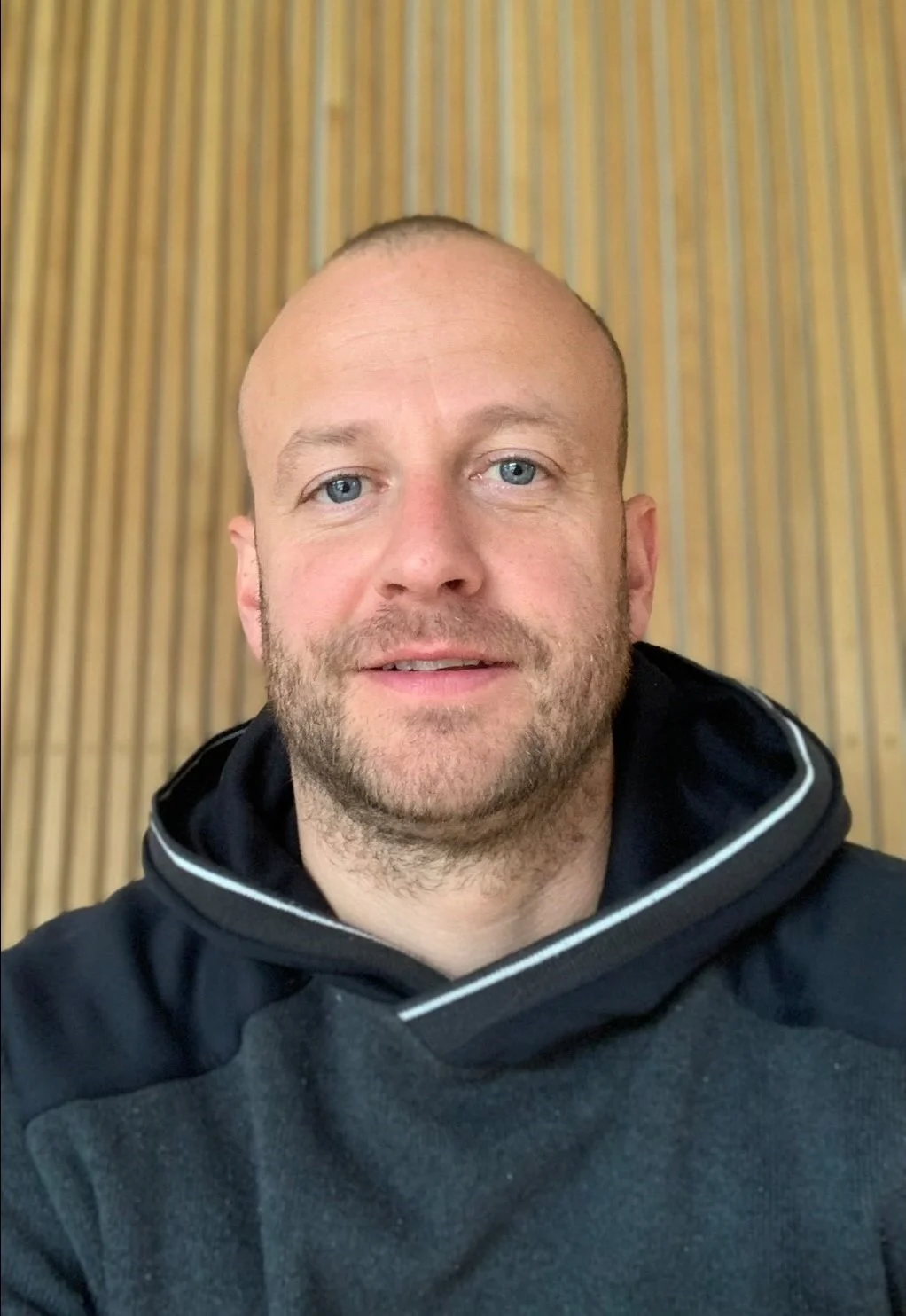 Jesper Dyreborg, ejer af Dyreborg Tømrer & Snedker, håber, at træpriserne snart falder igen. Foto: Privat