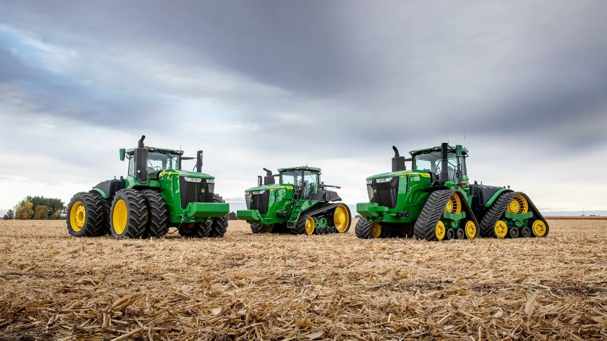 Vil du opdateres på de nyeste maskiner indenfor John Deere, Väderstad, Kramer og Sulky, har du nu muligheden for at komme til markdemonstrationer, hvor der også bliver mulighed for selv at køre maskinerne.