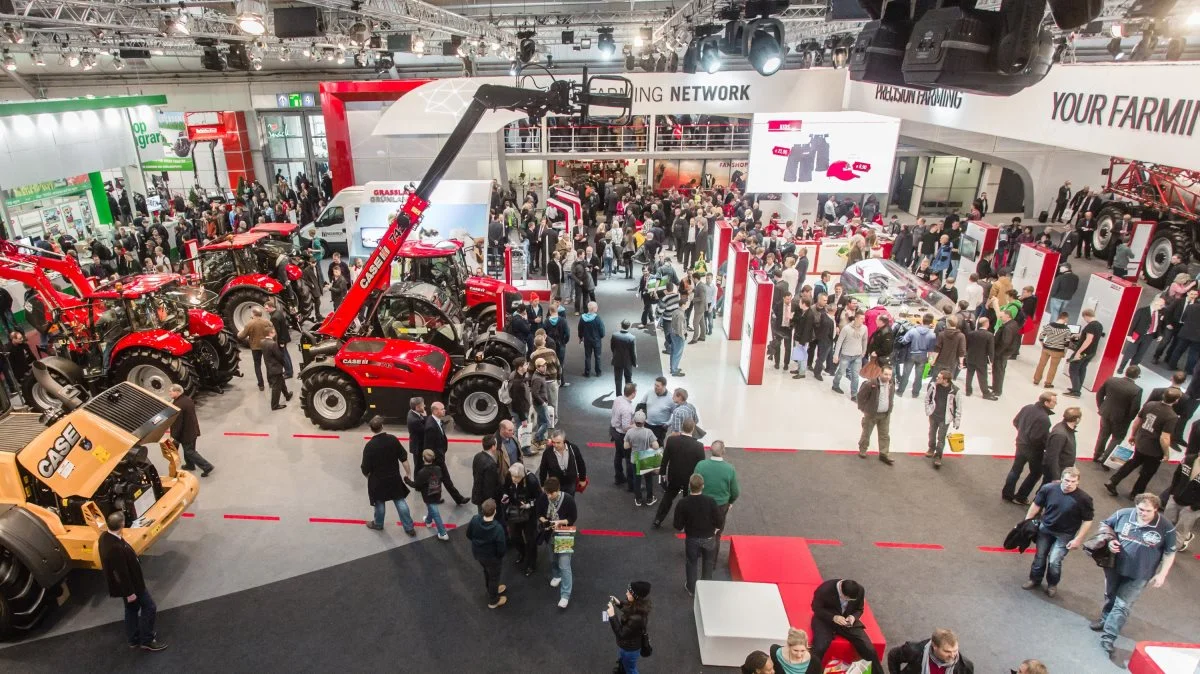 Case IH, der er en del af CNH-koncernen, udstiller igen på de vigtigste landbrugsmaskinudstillinger i Europa, men selvfølgelig med respekt for de sikkerhedsregler, der er i de forskellige lande.