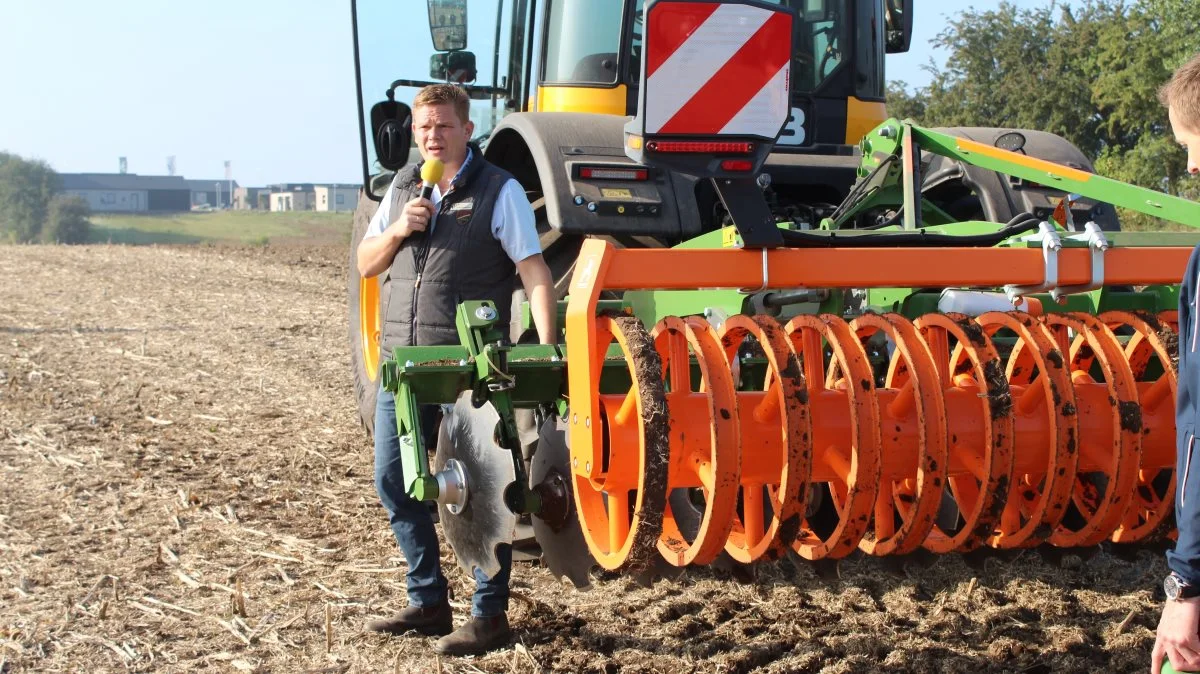 Anders Clemmensen fra Brøns Group – Amazone DK præsenterede discharven Amazone Catros med Crush Board i fire meters bredde.