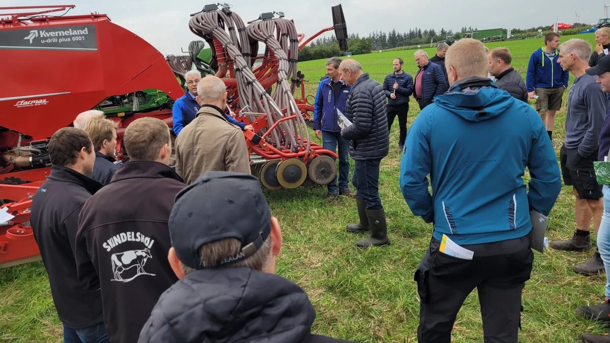 Farmas var en af lokale maskinudstillere på grovfoderdagen, som viste deres grej frem.