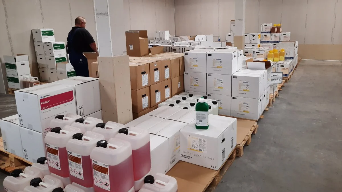 - Ligesom alle andre virksomheder undgår vi også at producere til lager i større grad. Så en stor stigning i rapsarealet vil tage vores reserver, og vi har ikke sådan lige mulighed for at producere mere på kort sigt, siger Jesper Kystgård, BASF. Foto: Jørgen P. Jensen