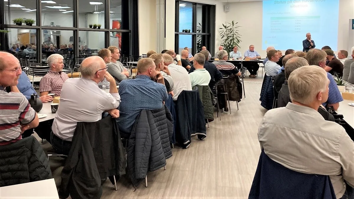 - Fra de fremmødte blev der udtrykt håb om, at der snart kommer en åbning i forhandlingerne (med Sønderjysk Biogas Bevtoft, red.), så der kan landes en aftale. Ellers kan konsekvensen blive at se sig om efter alternative afsætningsmuligheder, lyder det i en pressemeddelelse fra leverandørforeningen Sønderjysk Biogas a.m.b.a. 
