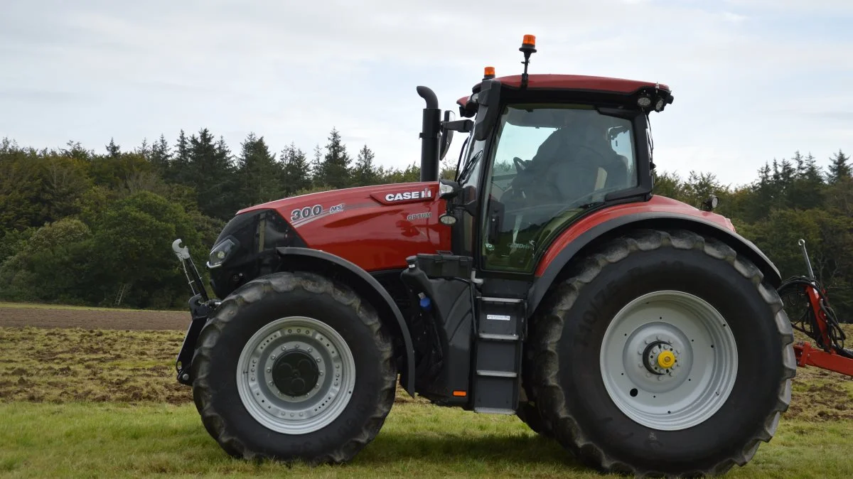 Den nye Case IH Optum 300 CVXDrive kunne prøves i marken i Gudbjerg.

