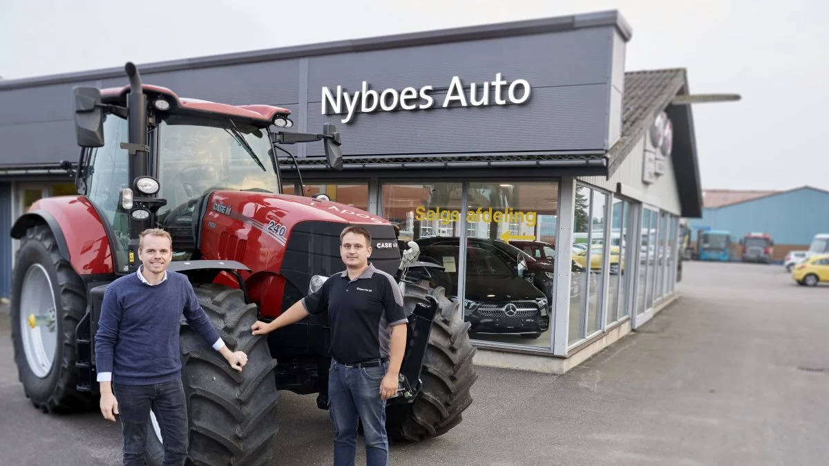 Der er lagt op til et stærkt parløb omkring service på Case IH-maskiner på Bornholm mellem forhandleren S. D. Kjærsgaard og Nyboe Auto. Her ses Brian Bo Jensen, der er serviceleder for Case IH hos SDK (tv.), og Jesper Jensen, indehaver af Nyboe Auto. Foto: Per Frost