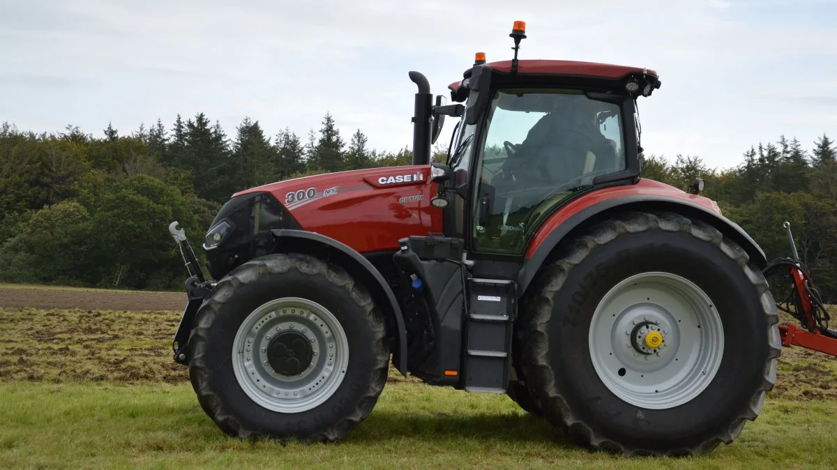 Den nye Case IH Optum 300 CVXDrive kunne prøves i marken i Gudbjerg.



