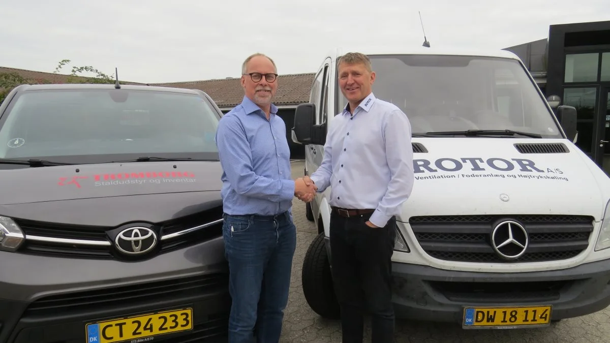 Jan Tromborg (t.v.) sælger sit firma Tromborg Staldudstyr 