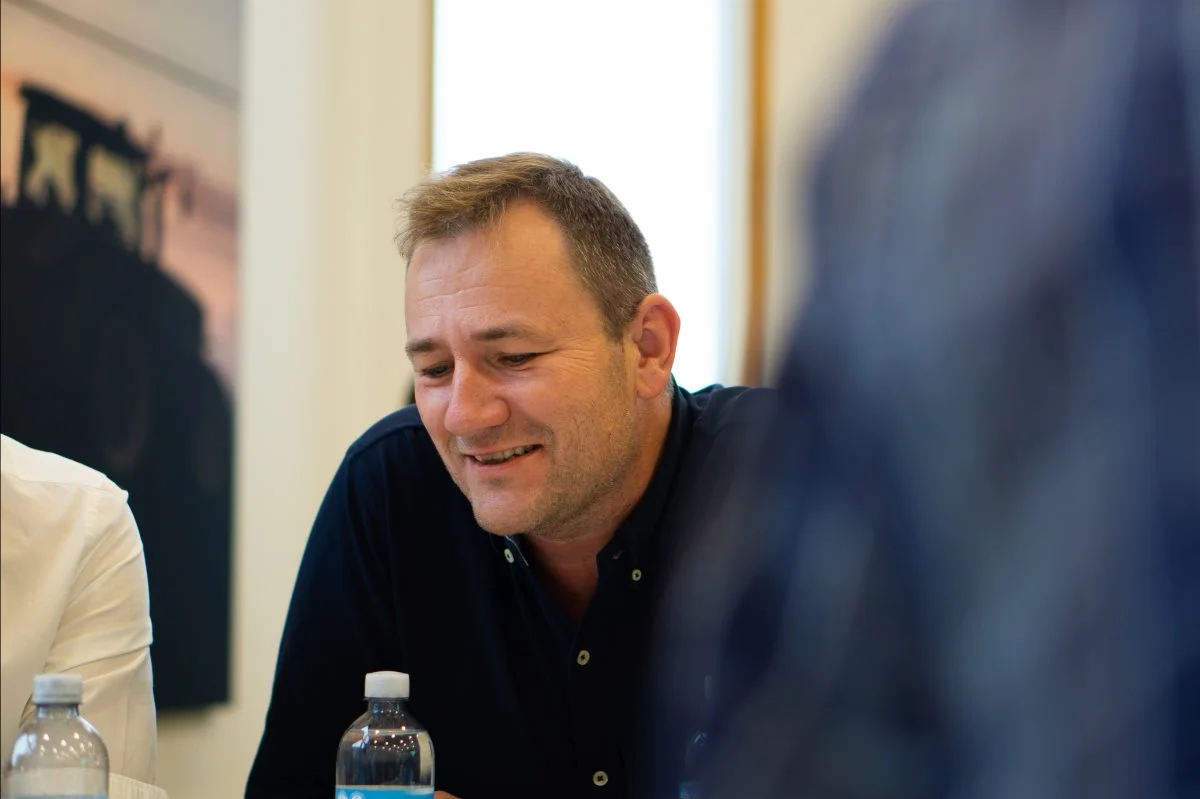 Blandt deltagerne var Niels Flemming Hansen, der er Landdistrikts- og øordfører i Det Konservative Folkeparti. Tidligere på dagen deltog også Marcus Knuth (K), Rasmus Stoklund (S) og folketingskandidaten Erick Thürmer (K). 
