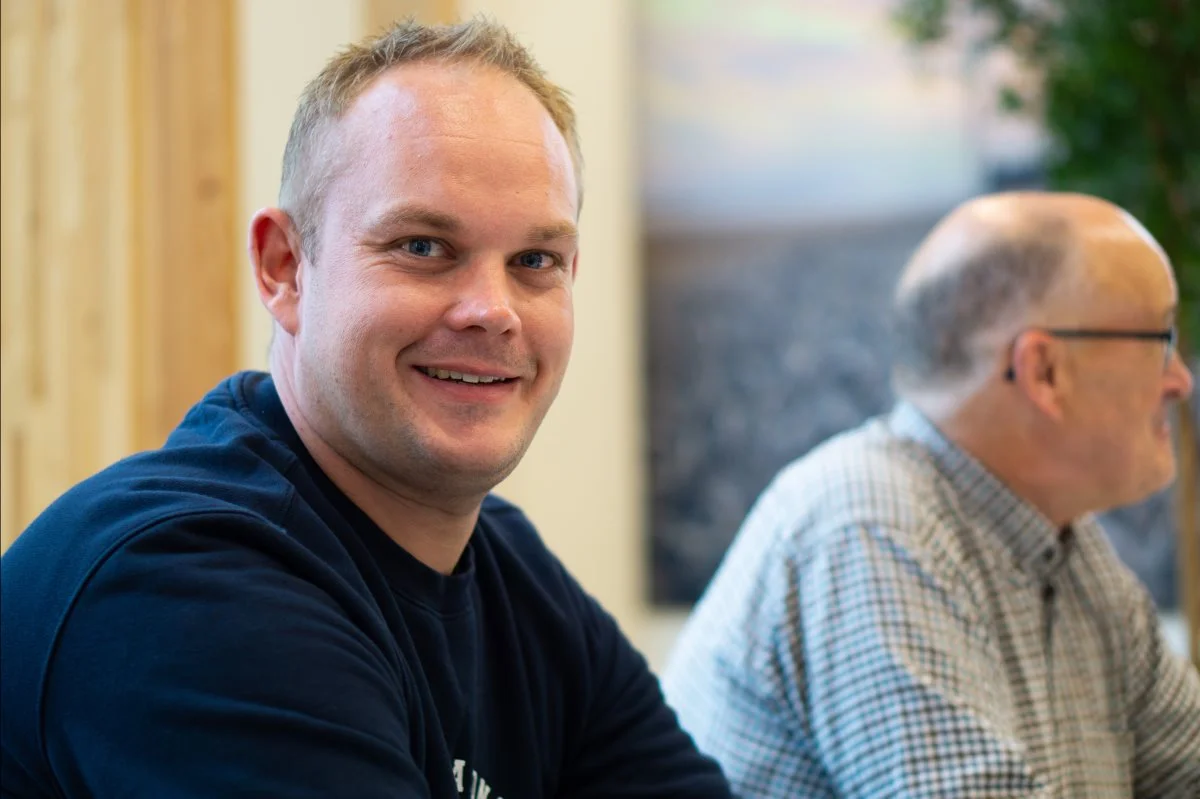 - Der er så mange politikere, hvor det ikke er den sunde fornuft, de har med sig. Jeg kunne godt ønske noget mere faglighed blandt politikerne. Og så var der ikke så frygteligt mange politikere, der var mødt op, udtaler Kenneth Pedersen.