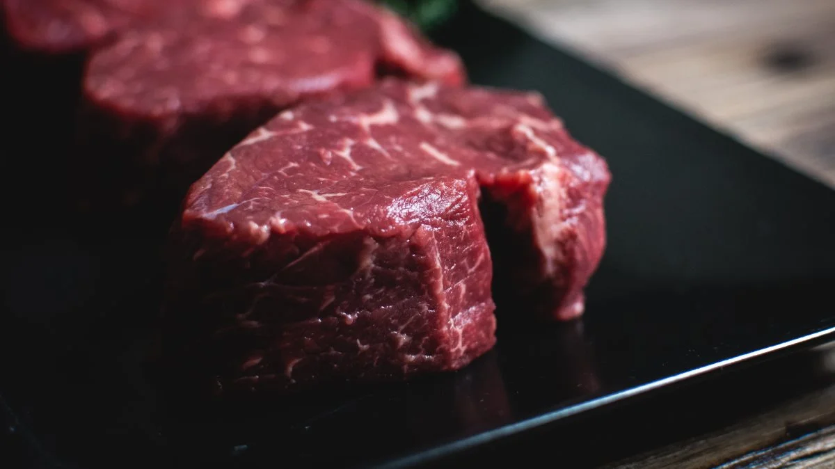 Det japanske delikatessekød Wagyu kan inden for en overskuelig årrække måske blive mere overkommelig at købe, hvis det kan produceres i laboratorier. Foto: Piqsels