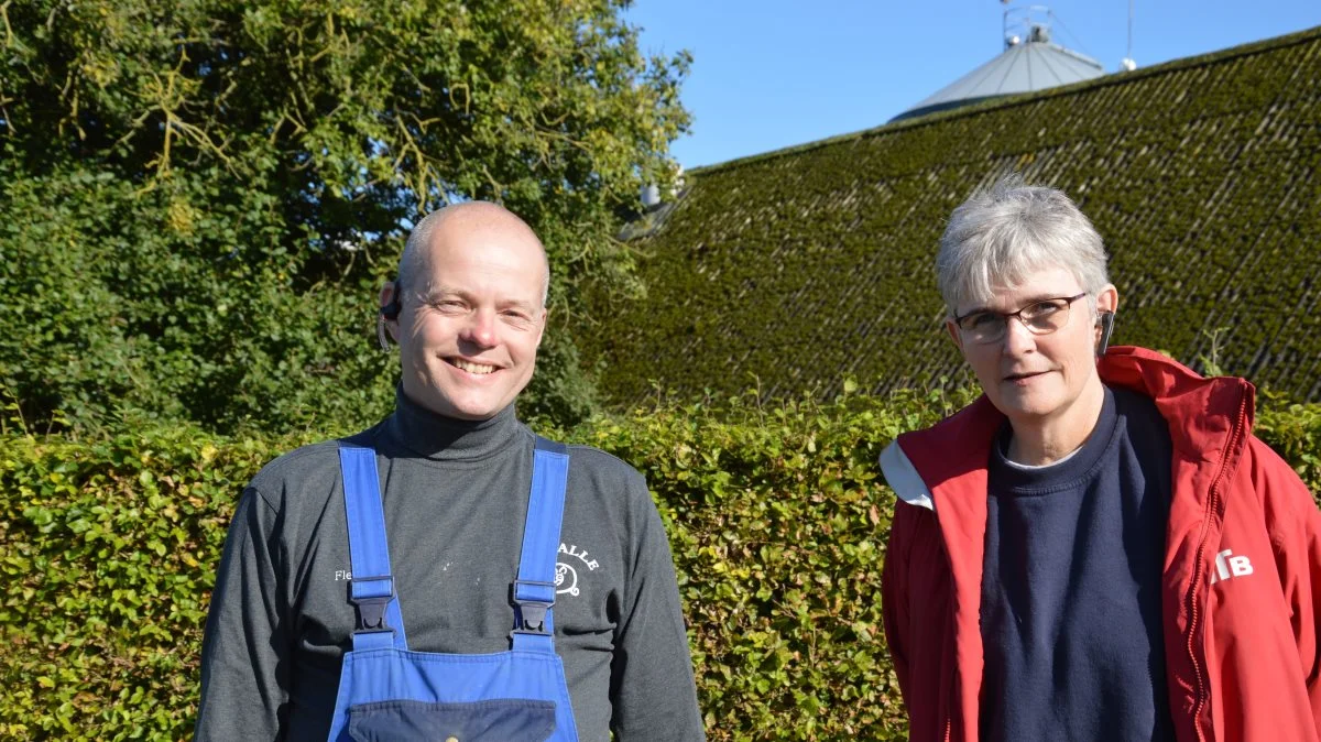 Annelise Blach og Flemming Kragh Thomsen driver fra hovedejendommen »Bygballe« ved Hjortshøj en årlig produktion på 33.000 slagtesvin fordelt på syv ejendomme. Fotos: Camilla Bønløkke